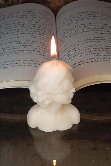 شمعة معطرة بشكل رأس أنثى